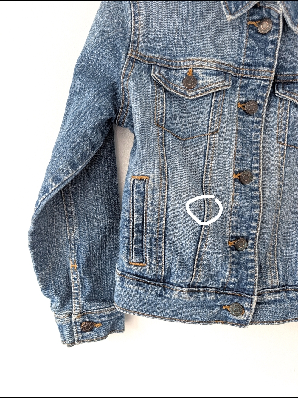 Old Navy Kids Classic Denim Trucker Jacket Everyday Essential ~ Size 6-7 - Picture 6 of 7